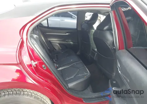 2020 Toyota Camry Le z USA, uszkodzony, nr VIN 4T1L11AK0LU975705